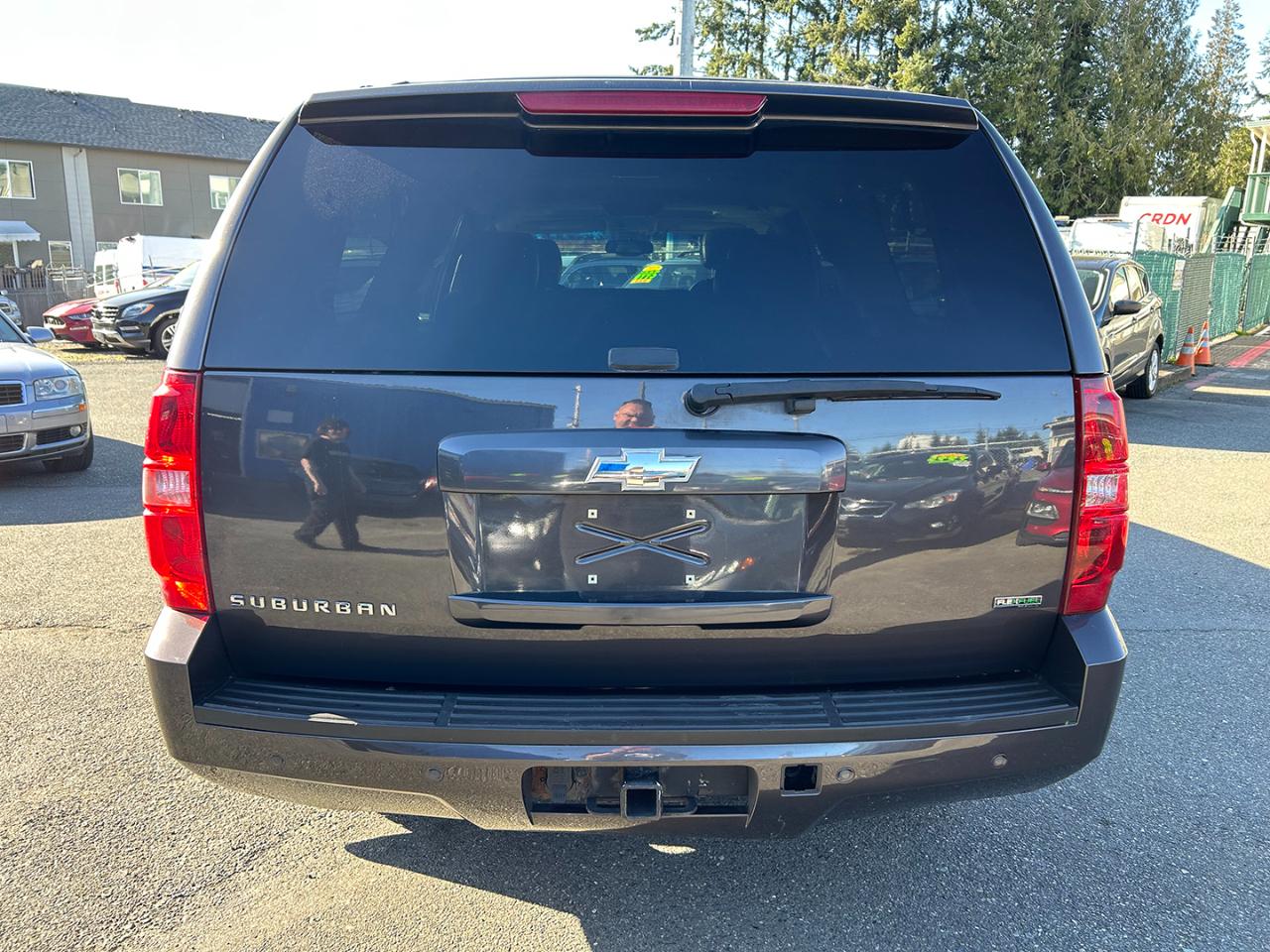 Chevrolet Suburban 4WD 4dr 1500 LT 2011