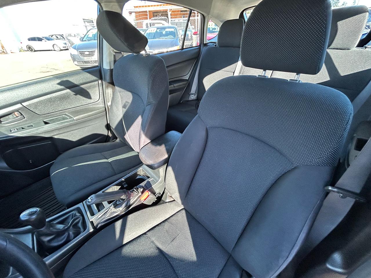 Subaru Impreza Wagon 5dr Man 2.0i 2012