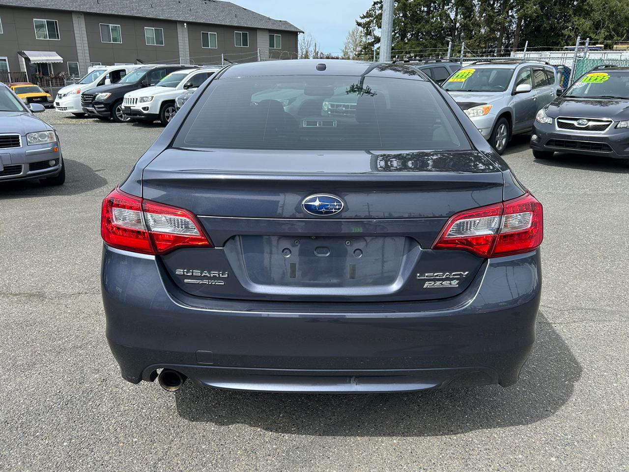 Subaru Legacy 4dr Sdn 2.5i Limited PZEV 2015