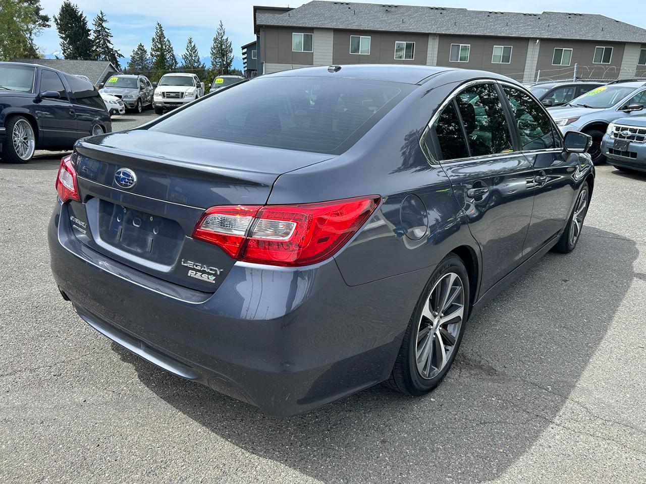 Subaru Legacy 4dr Sdn 2.5i Limited PZEV 2015