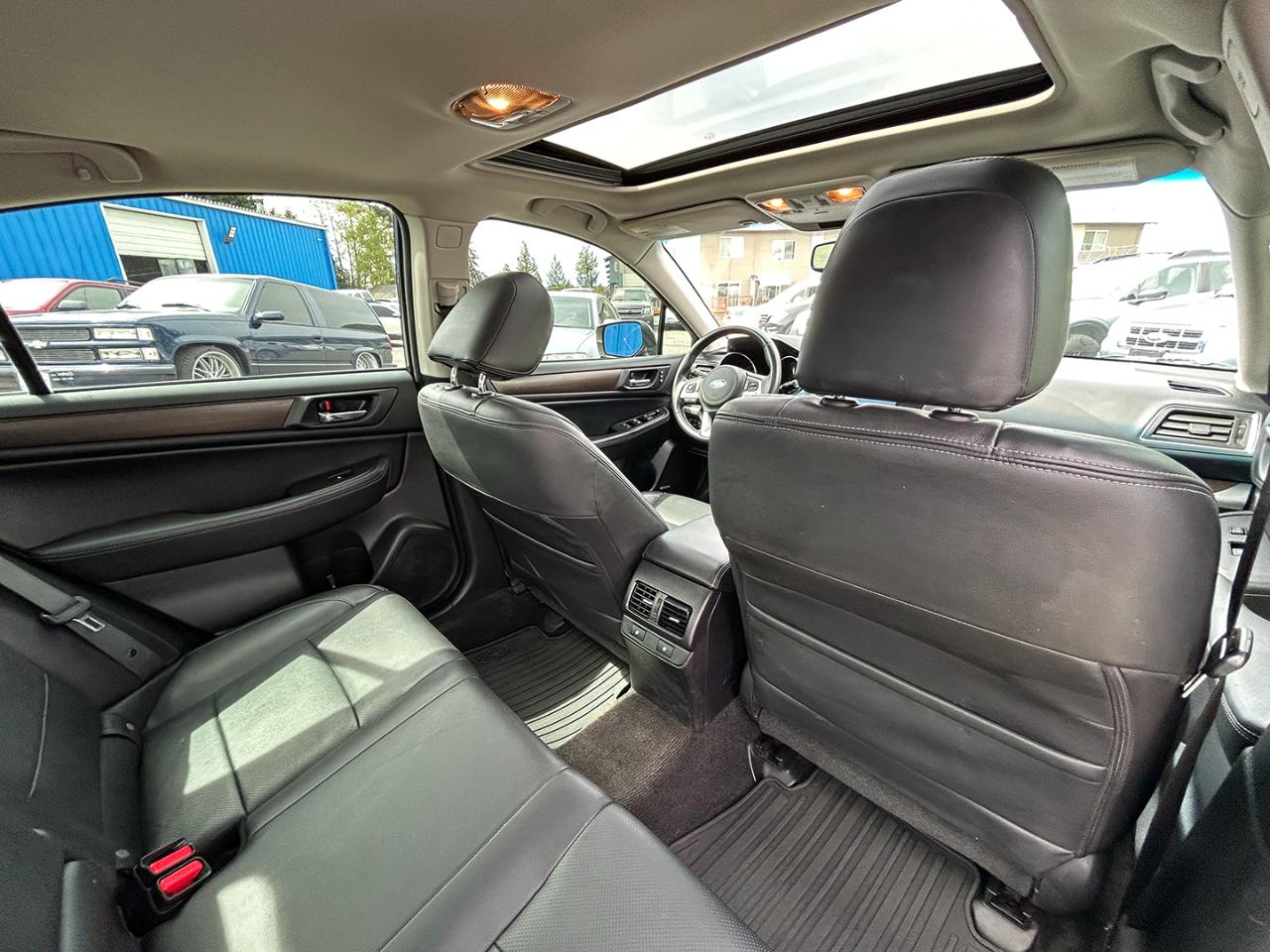 Subaru Legacy 4dr Sdn 2.5i Limited PZEV 2015