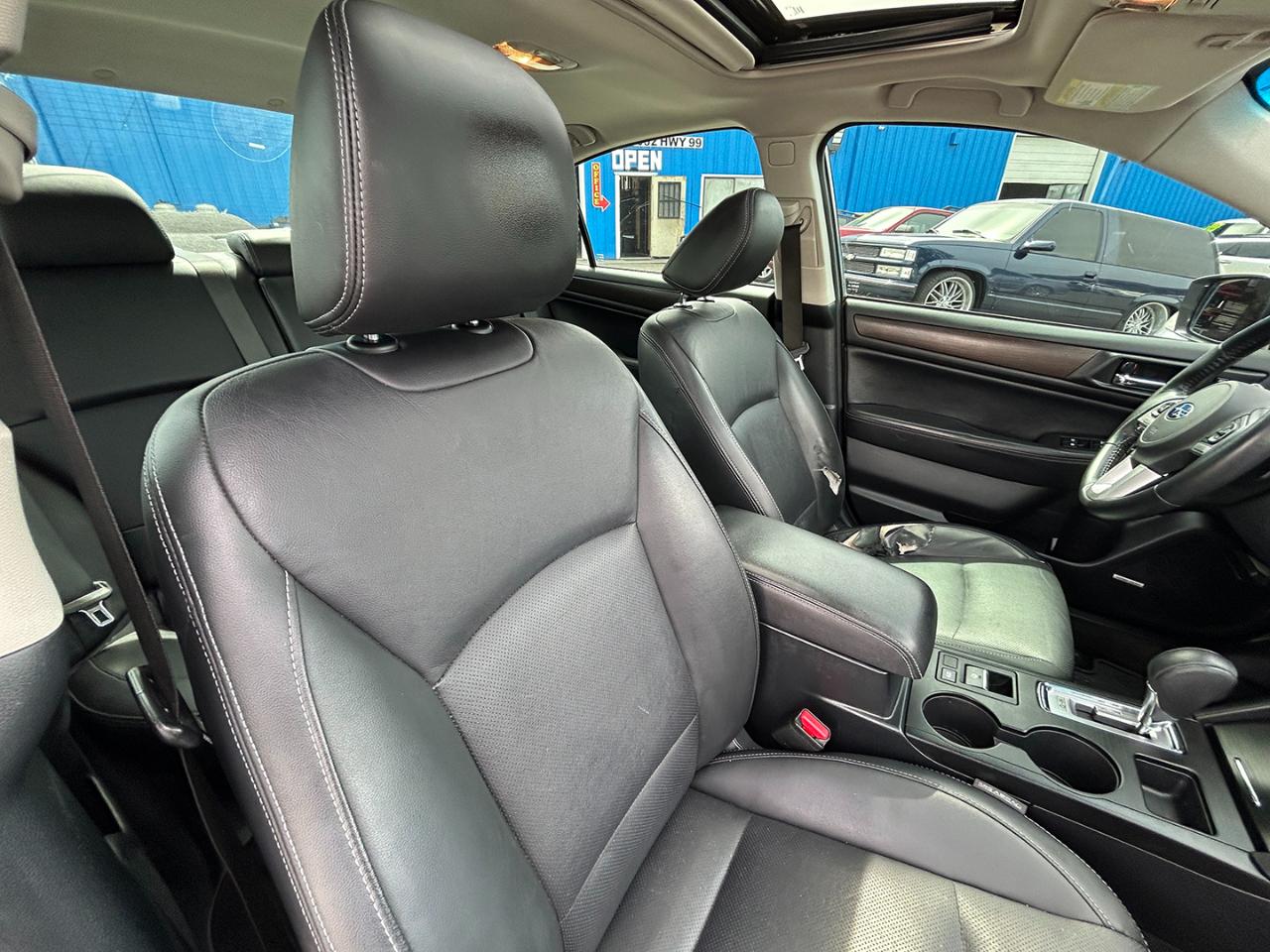 Subaru Legacy 4dr Sdn 2.5i Limited PZEV 2015