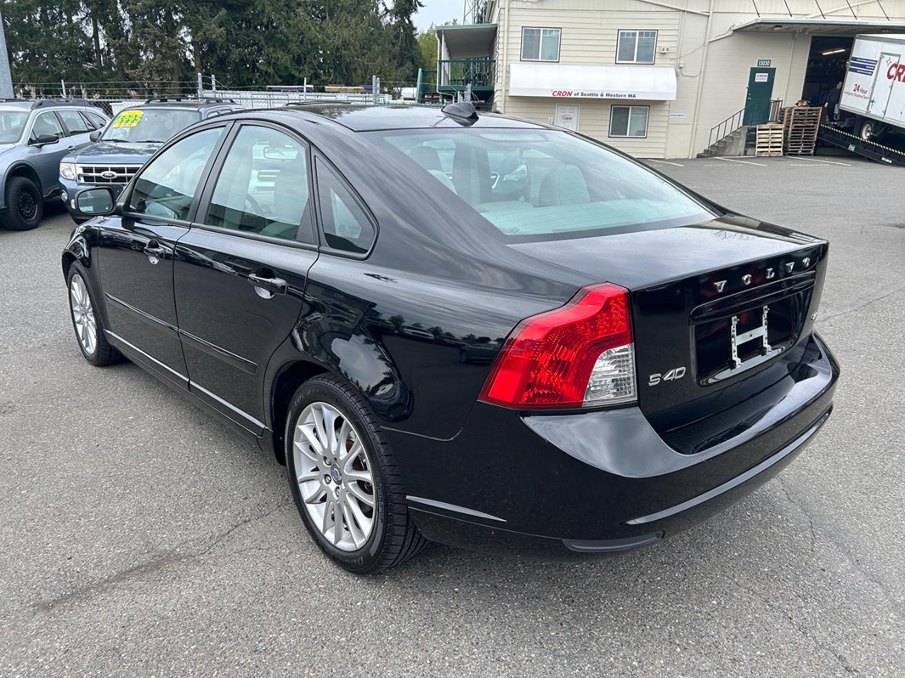 Volvo S40 4dr Sdn Auto FWD 2010