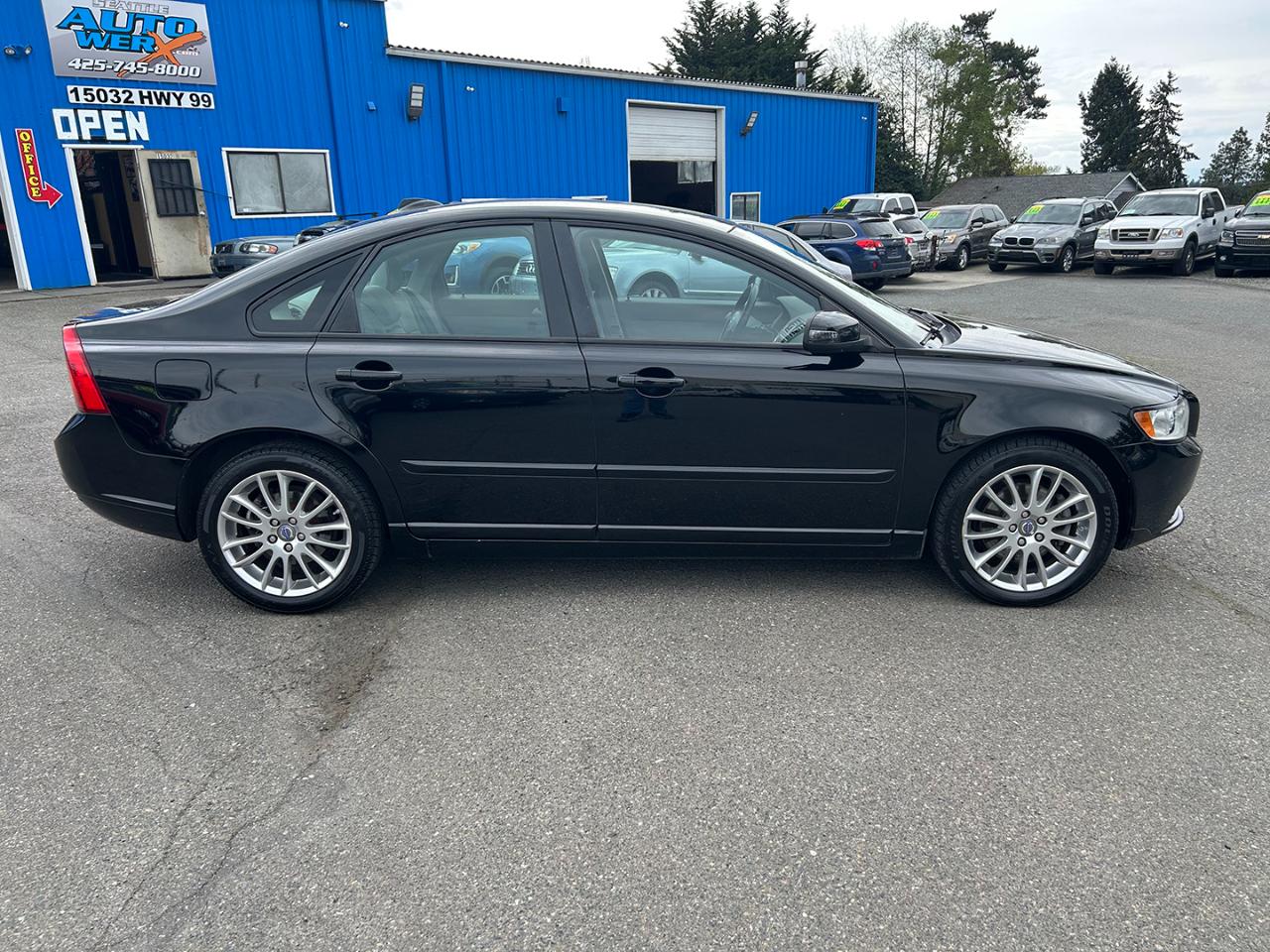 Volvo S40 4dr Sdn Auto FWD 2010