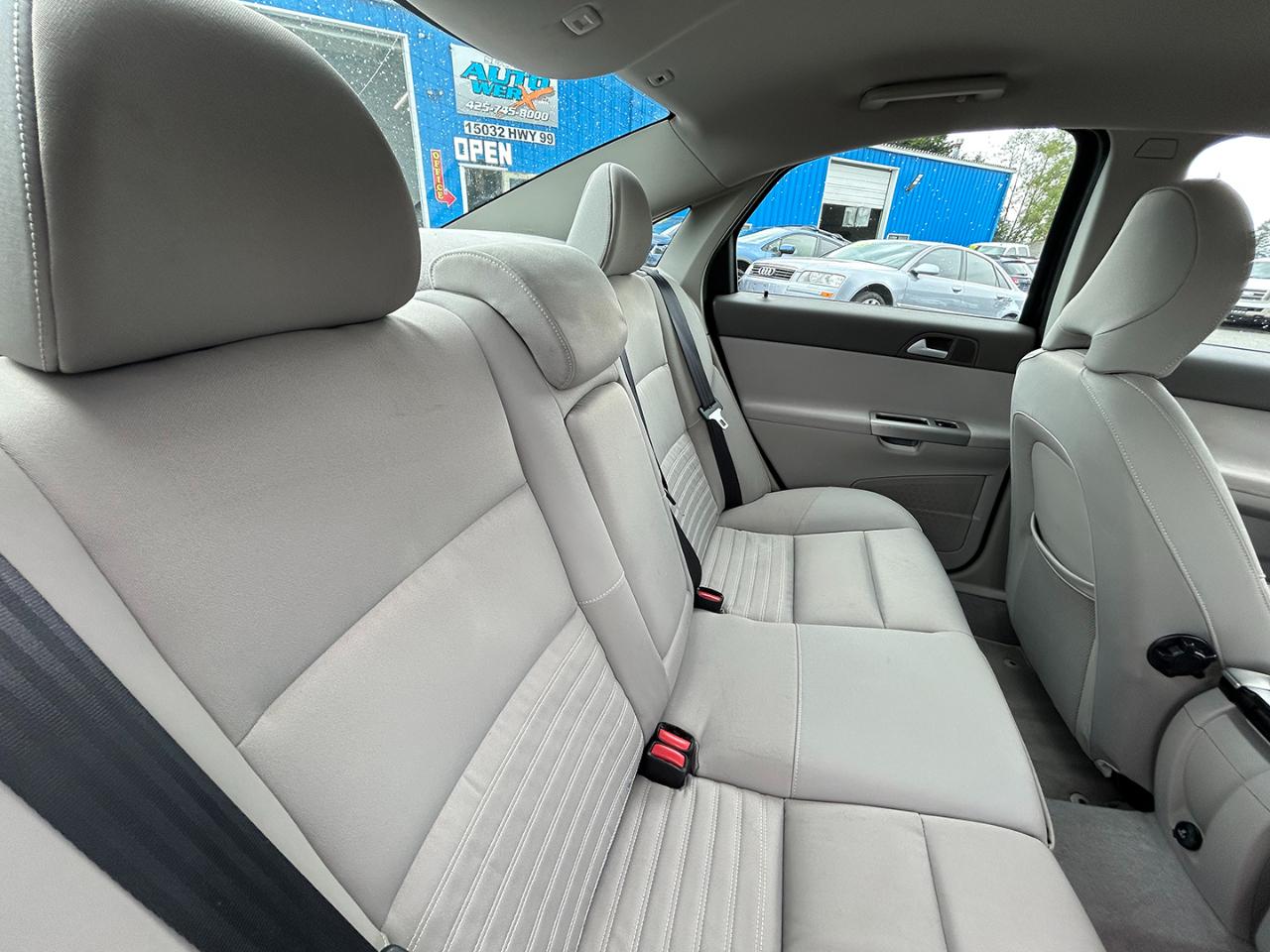 Volvo S40 4dr Sdn Auto FWD 2010