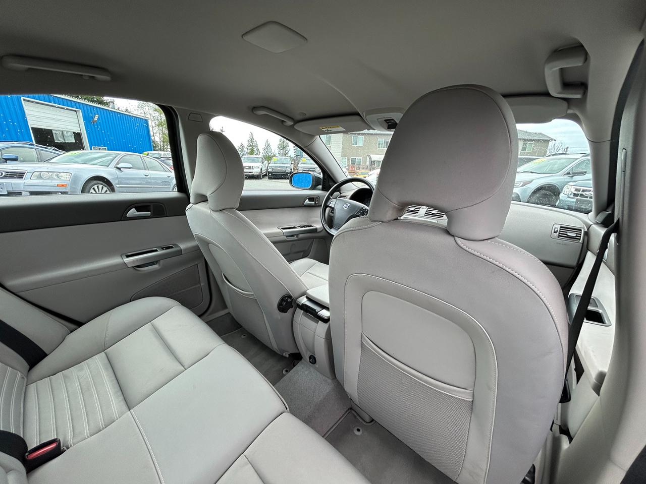 Volvo S40 4dr Sdn Auto FWD 2010