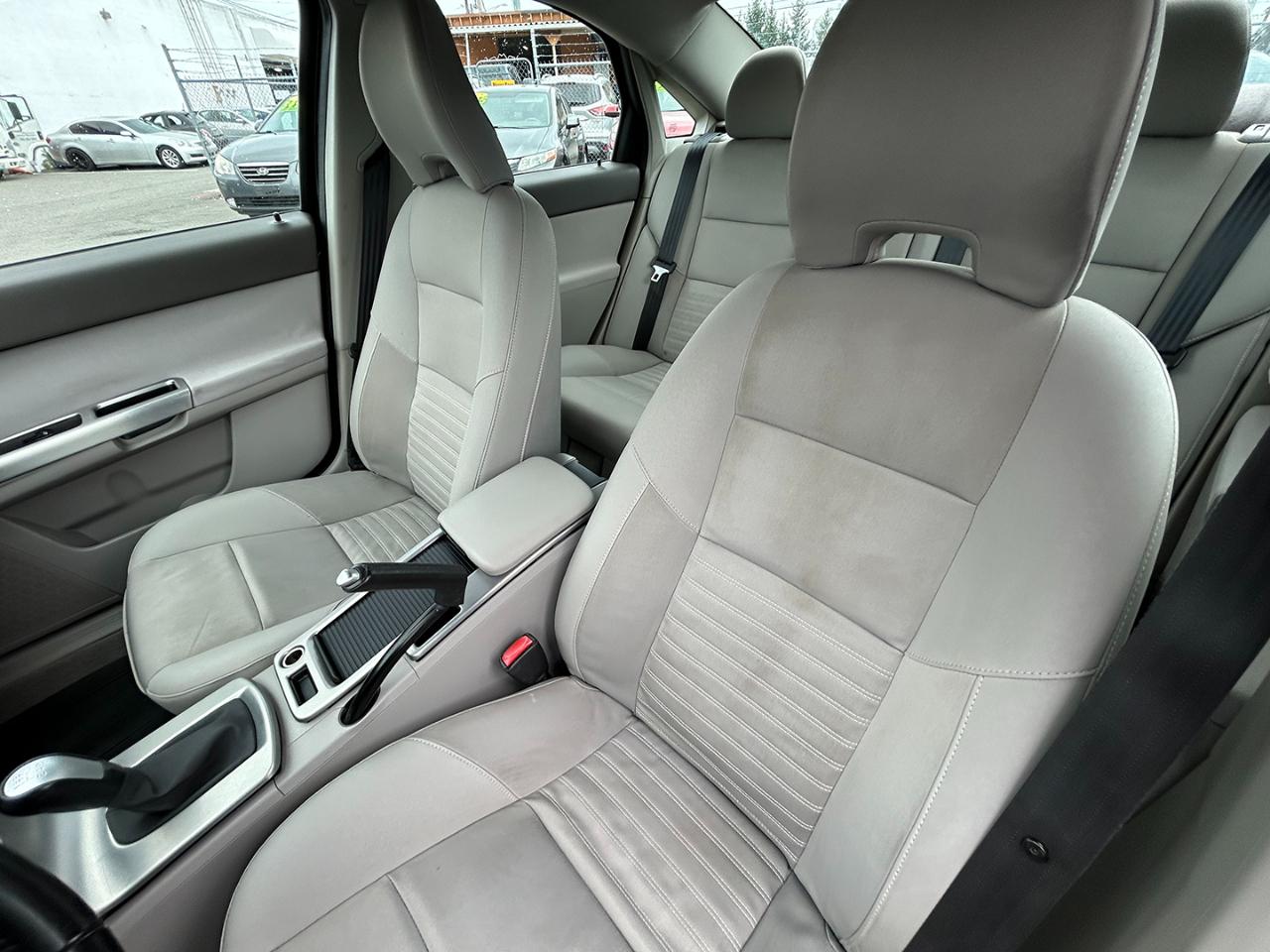 Volvo S40 4dr Sdn Auto FWD 2010