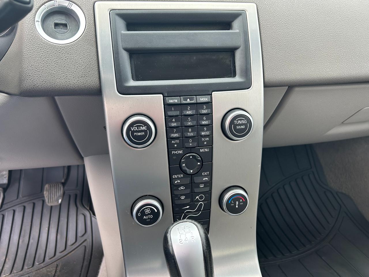 Volvo S40 4dr Sdn Auto FWD 2010