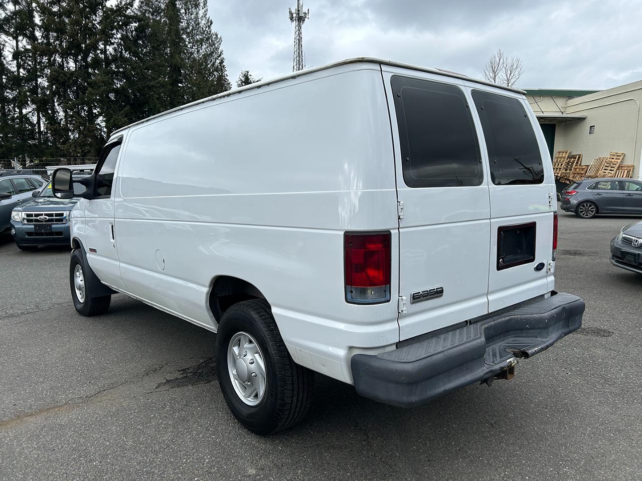 Ford Econoline Cargo Van E-350 Super Duty Recreational 2007
