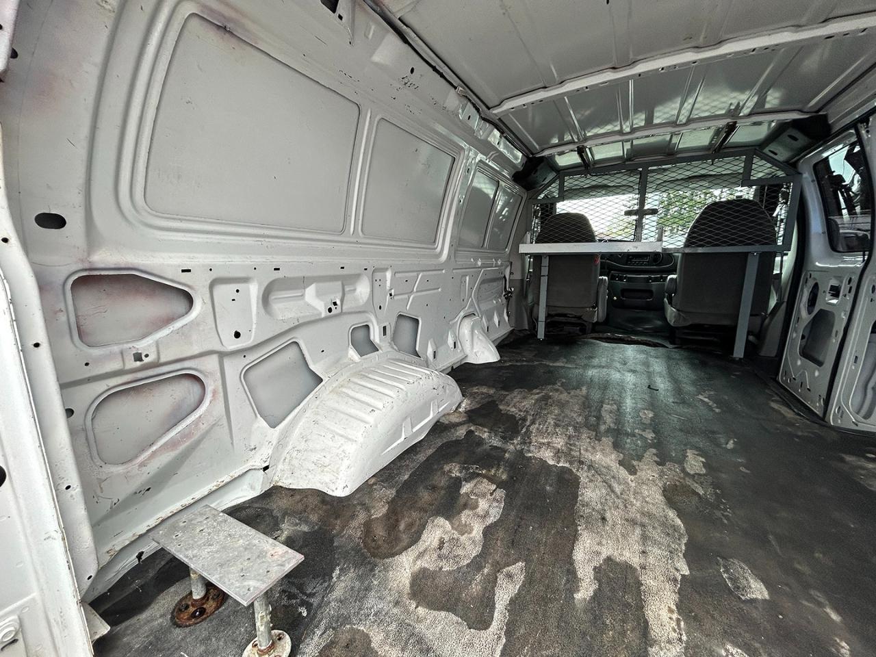 Ford Econoline Cargo Van E-350 Super Duty Recreational 2007