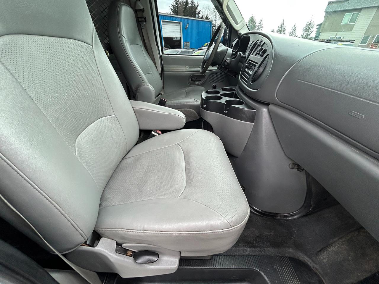 Ford Econoline Cargo Van E-350 Super Duty Recreational 2007