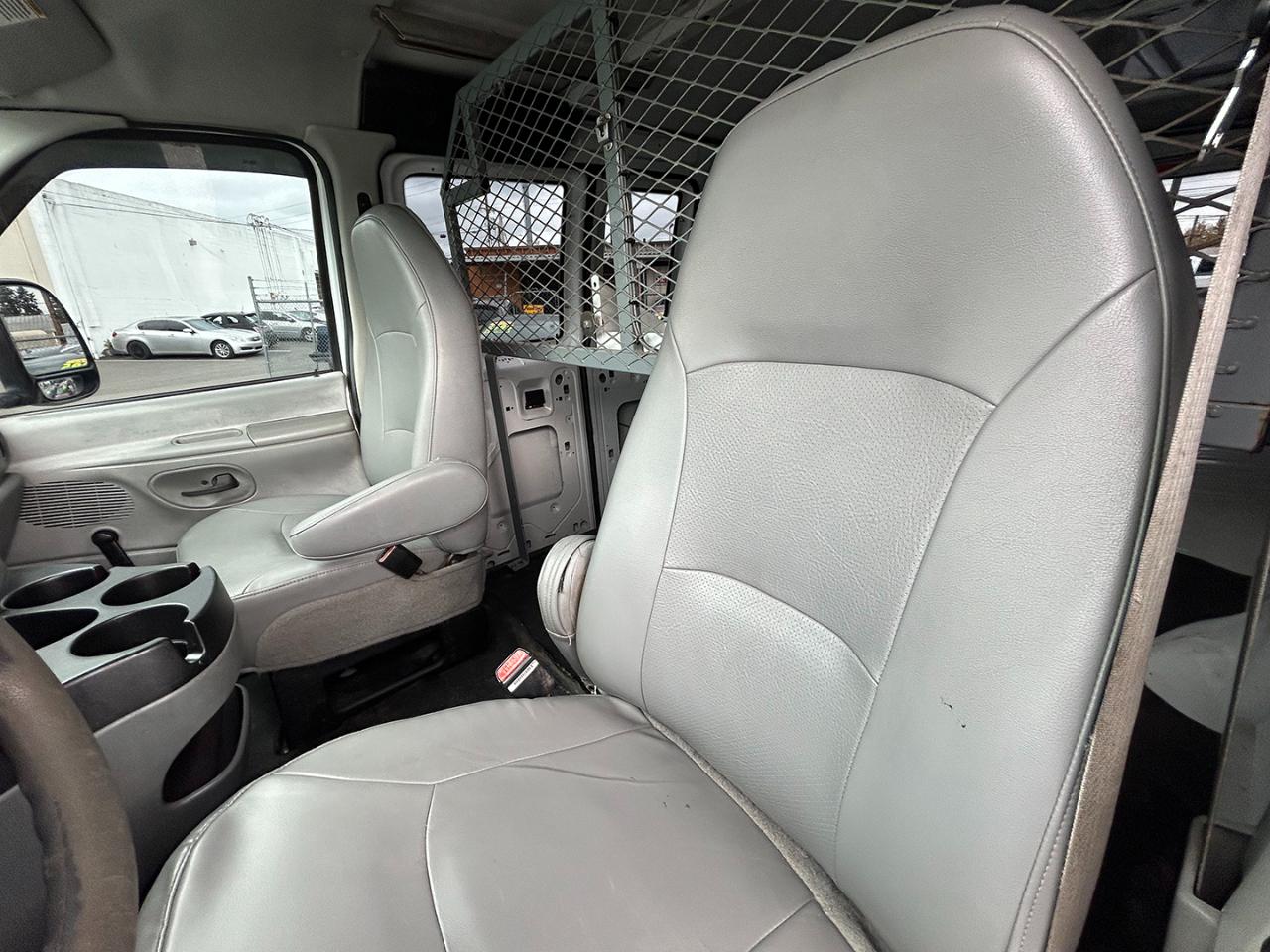 Ford Econoline Cargo Van E-350 Super Duty Recreational 2007