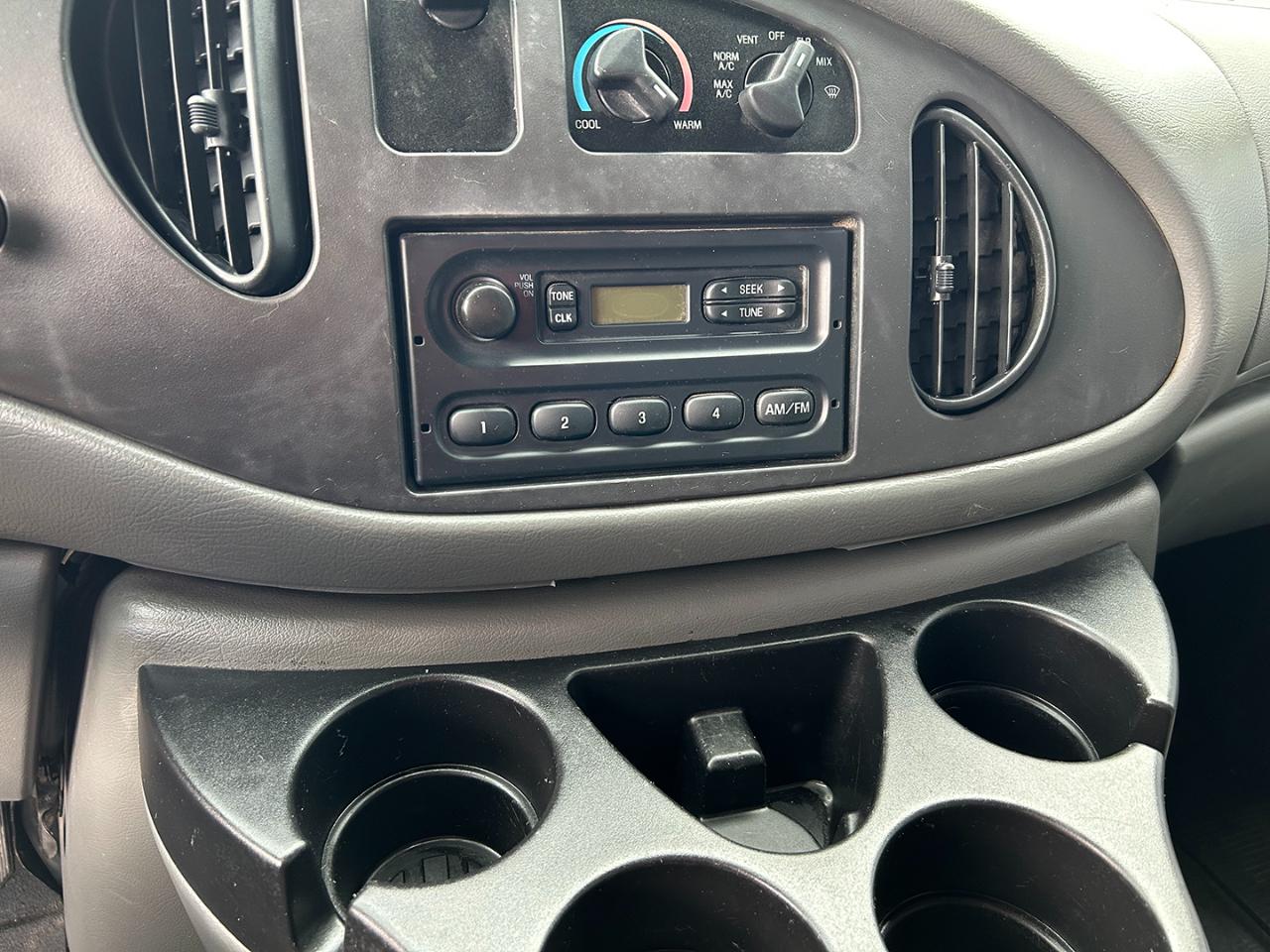 Ford Econoline Cargo Van E-350 Super Duty Recreational 2007