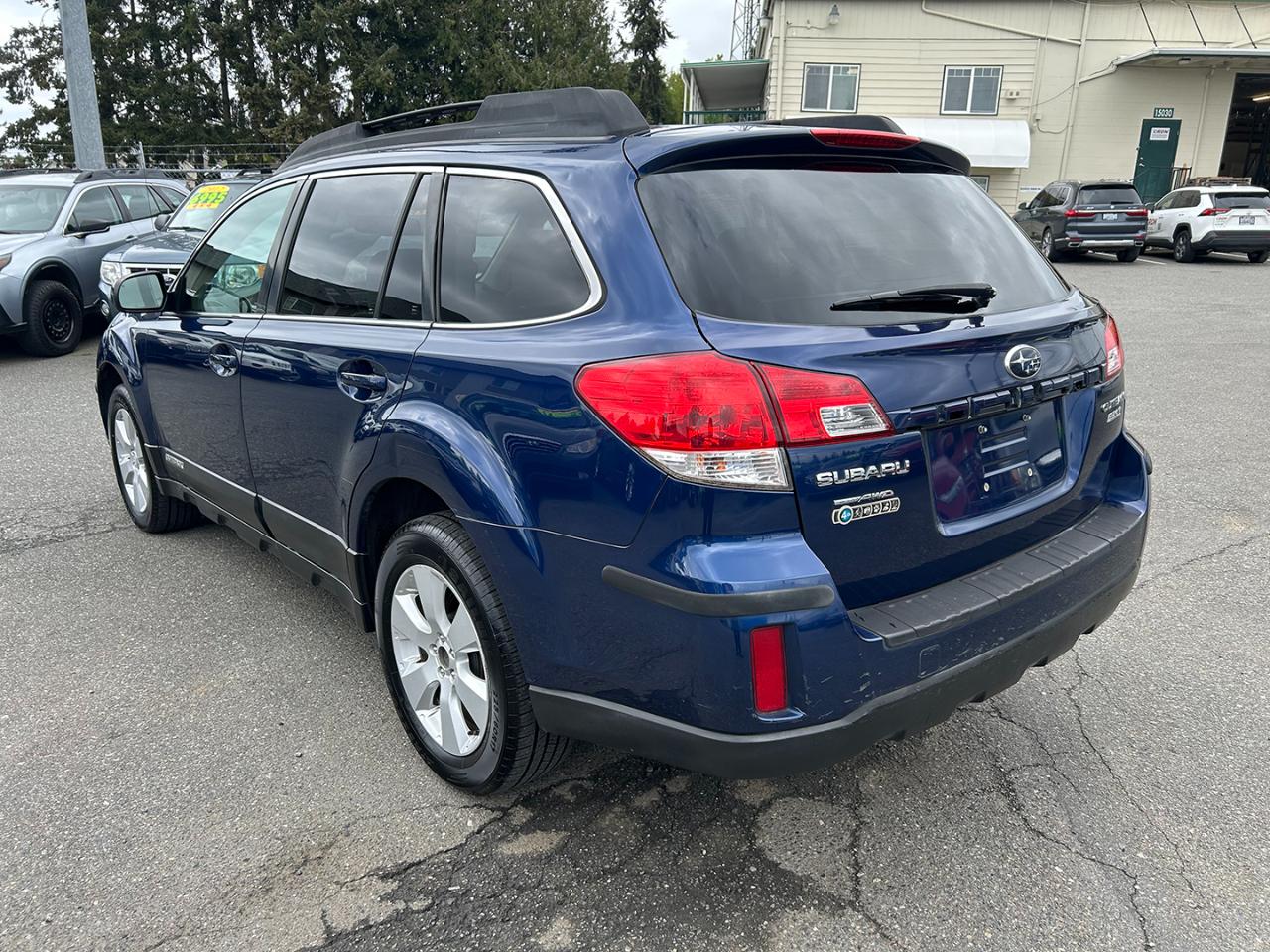 Subaru Outback 4dr Wgn H4 Auto 2.5i Premium All-Weather 2010