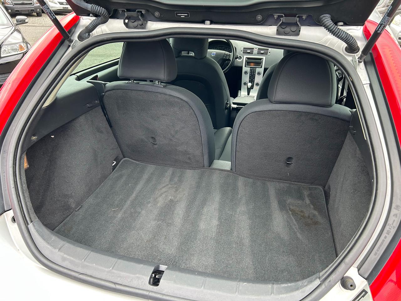 Volvo C30 2dr Cpe Auto w/Moonroof 2011