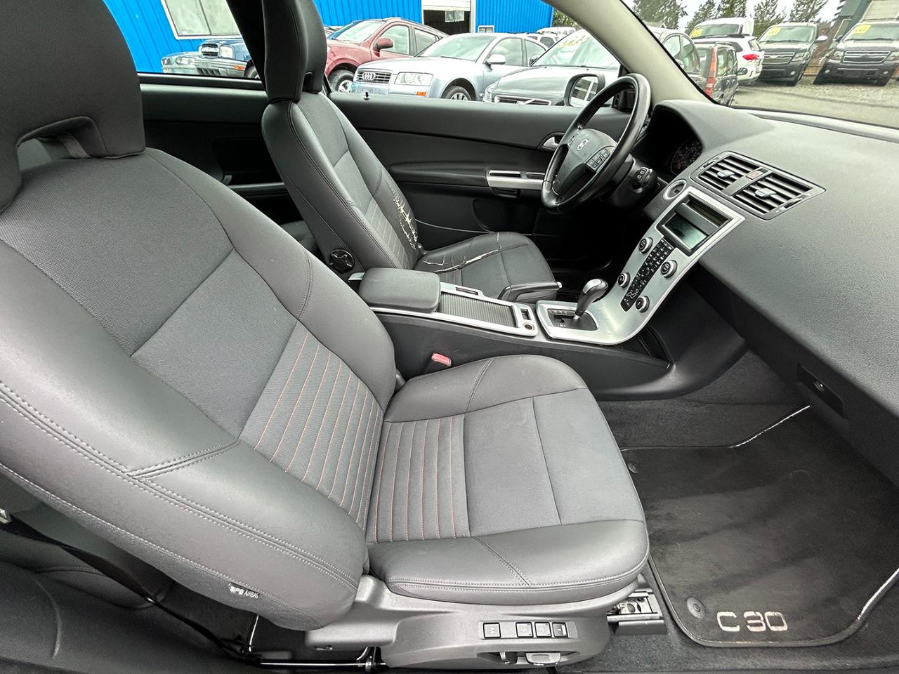 Volvo C30 2dr Cpe Auto w/Moonroof 2011