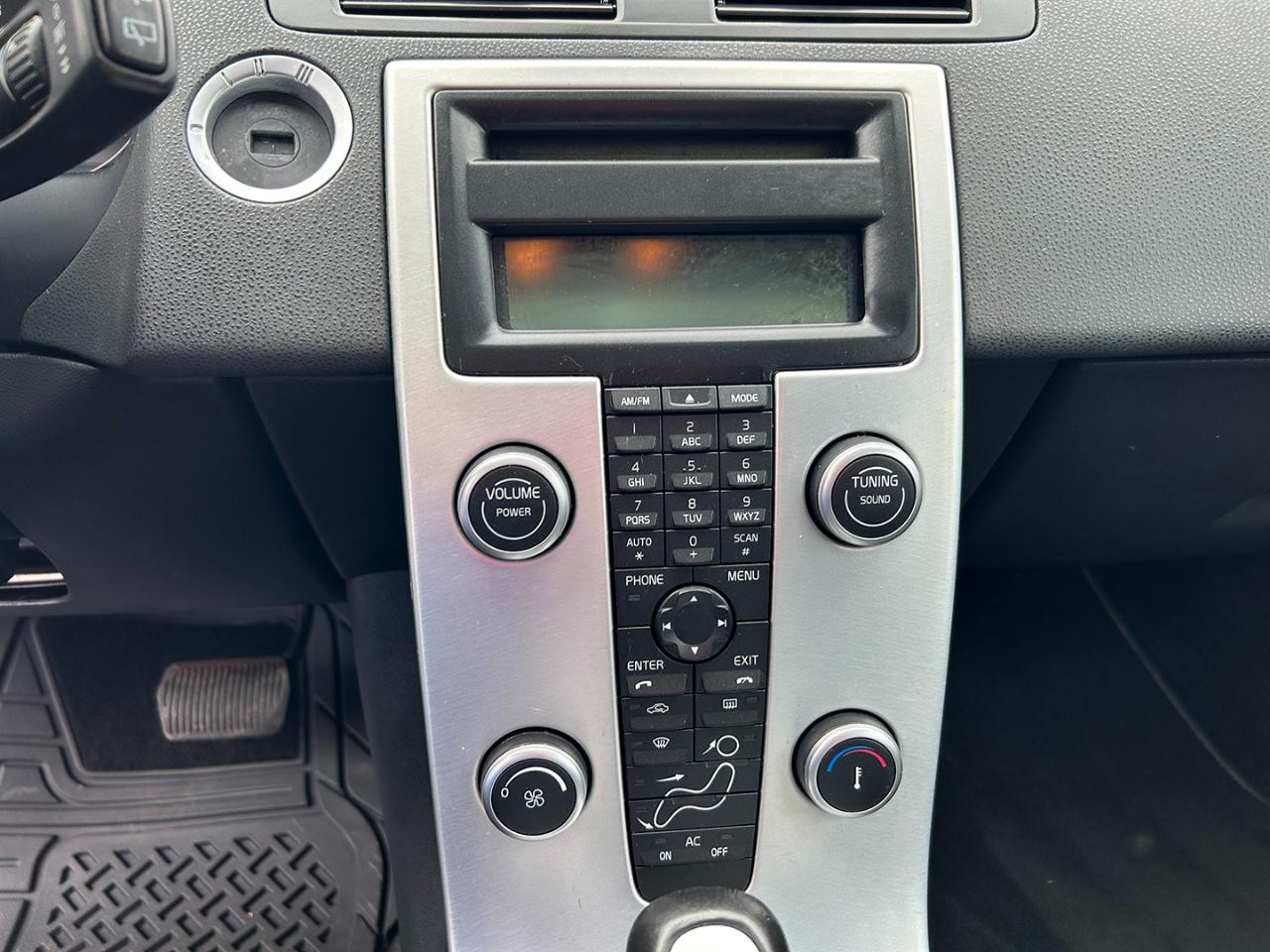 Volvo C30 2dr Cpe Auto w/Moonroof 2011