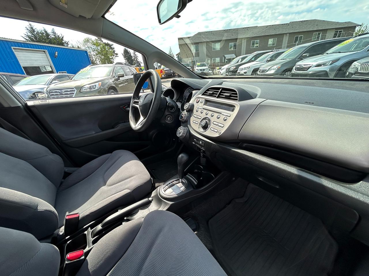 Honda Fit 5dr HB Auto 2010