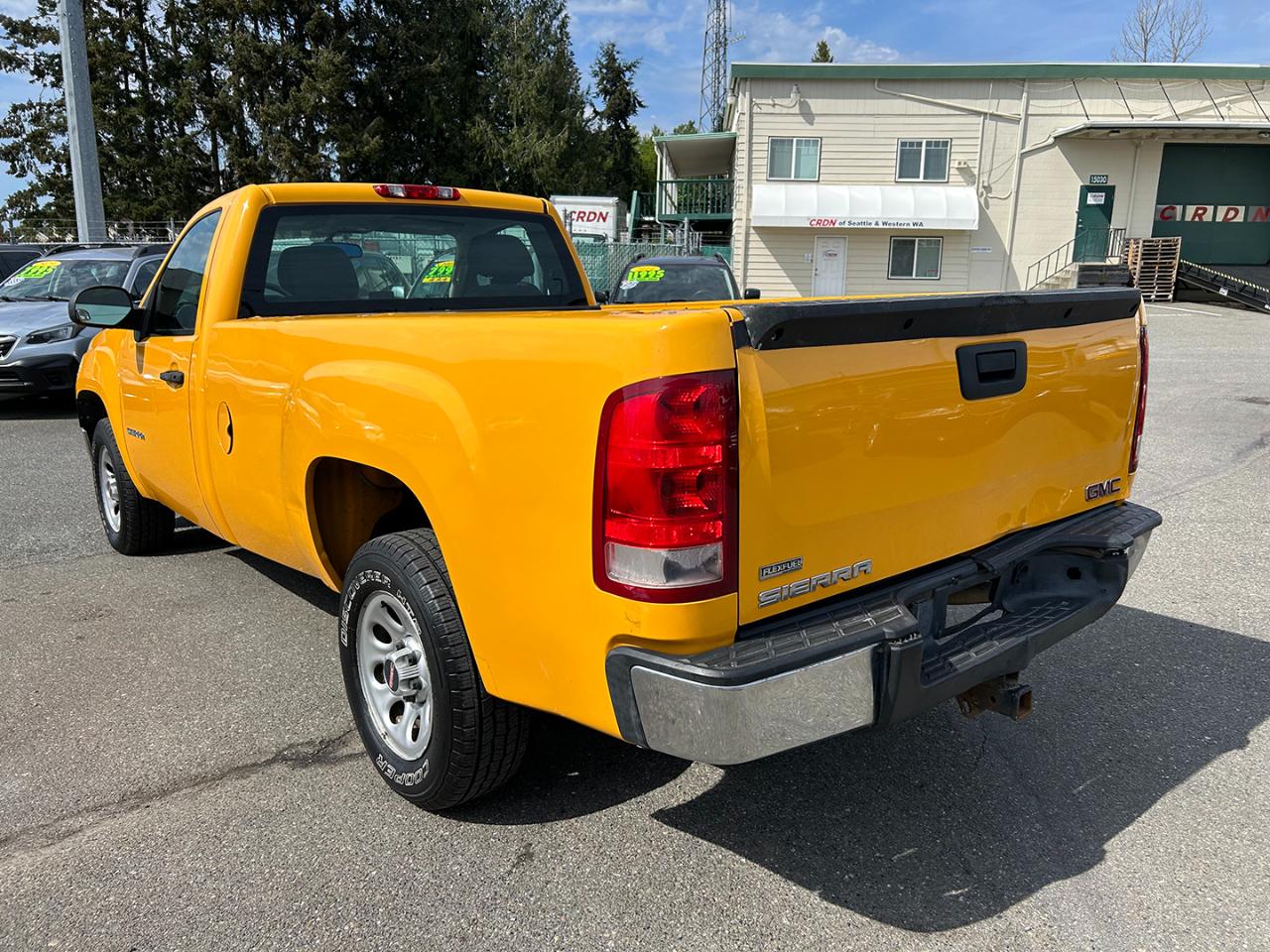 GMC Sierra 1500 2WD Reg Cab 133.0" Work Truck 2011