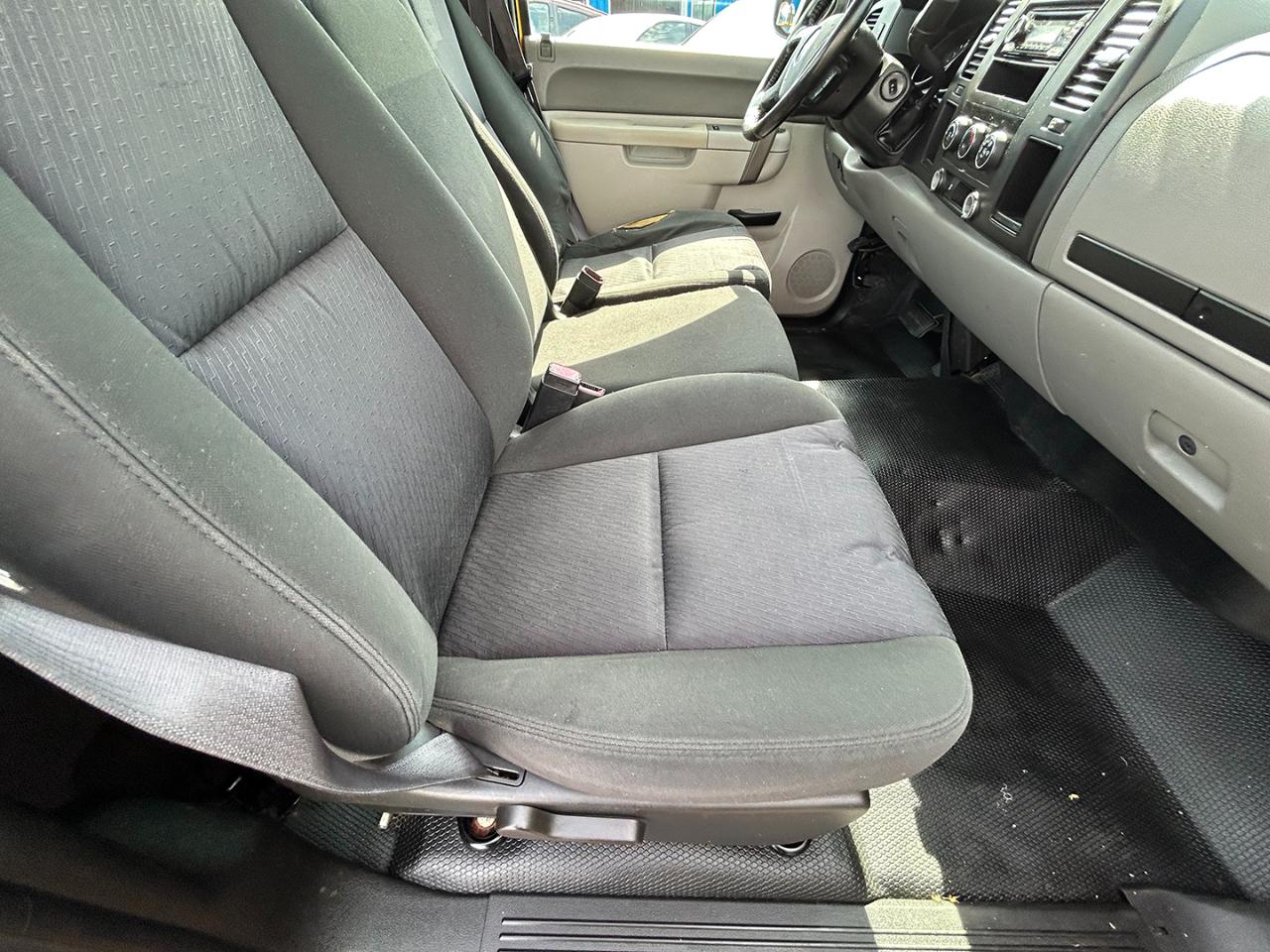 GMC Sierra 1500 2WD Reg Cab 133.0" Work Truck 2011