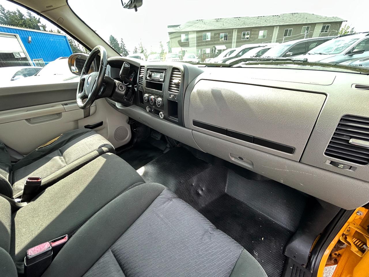 GMC Sierra 1500 2WD Reg Cab 133.0" Work Truck 2011