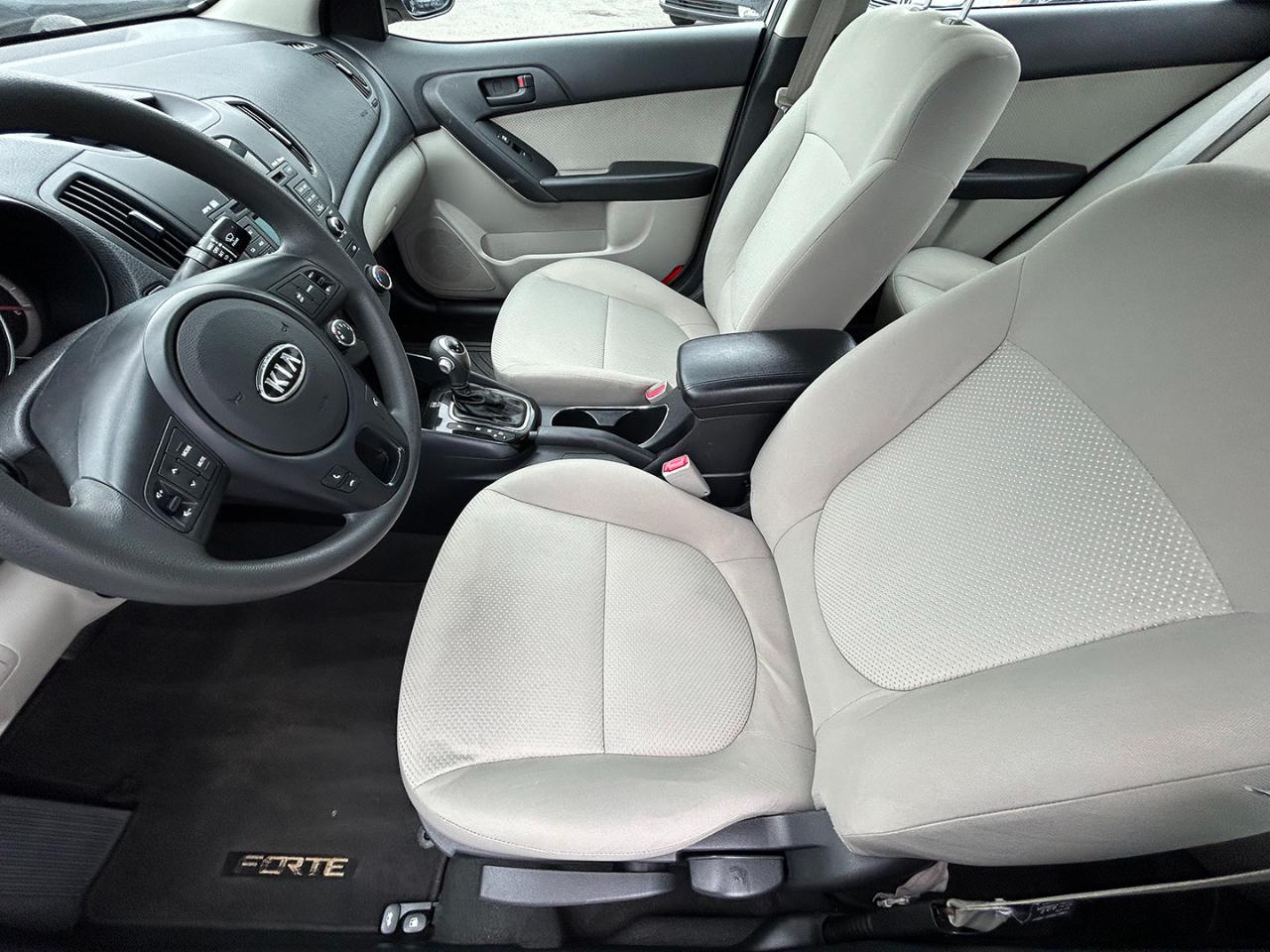 Kia Forte 4dr Sdn Auto EX 2012