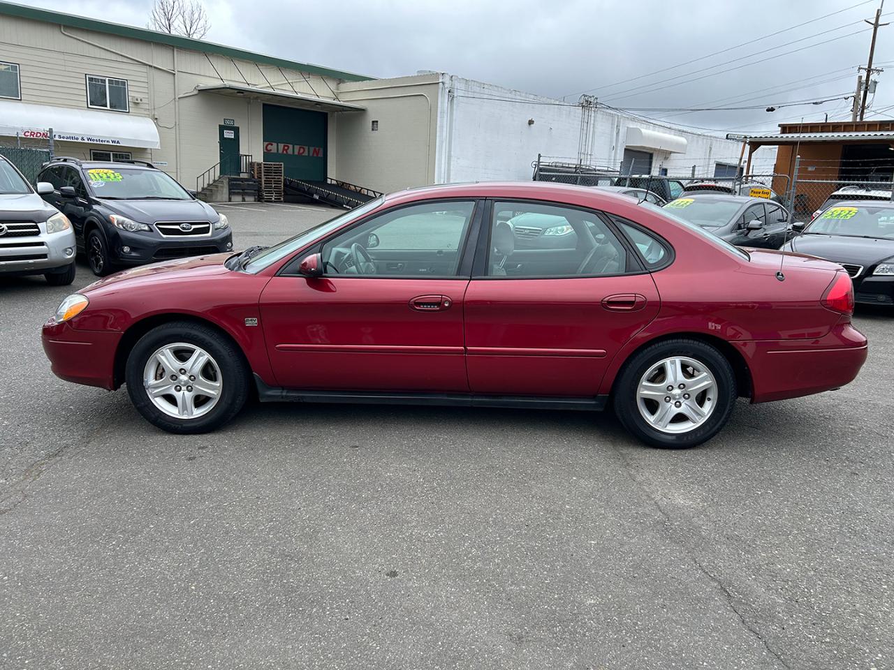 Ford Taurus 4dr Sdn SEL Deluxe 2002