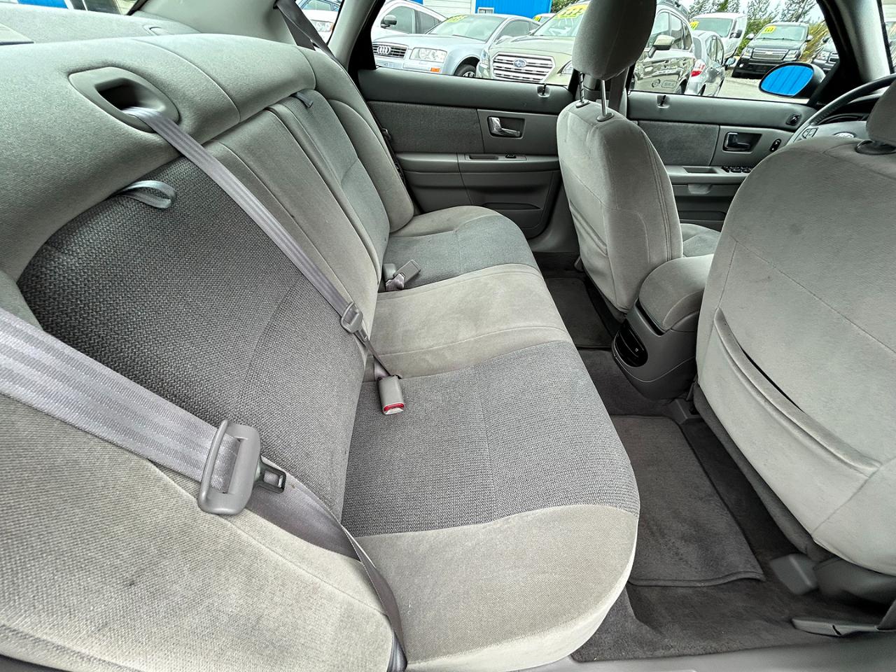 Ford Taurus 4dr Sdn SEL Deluxe 2002