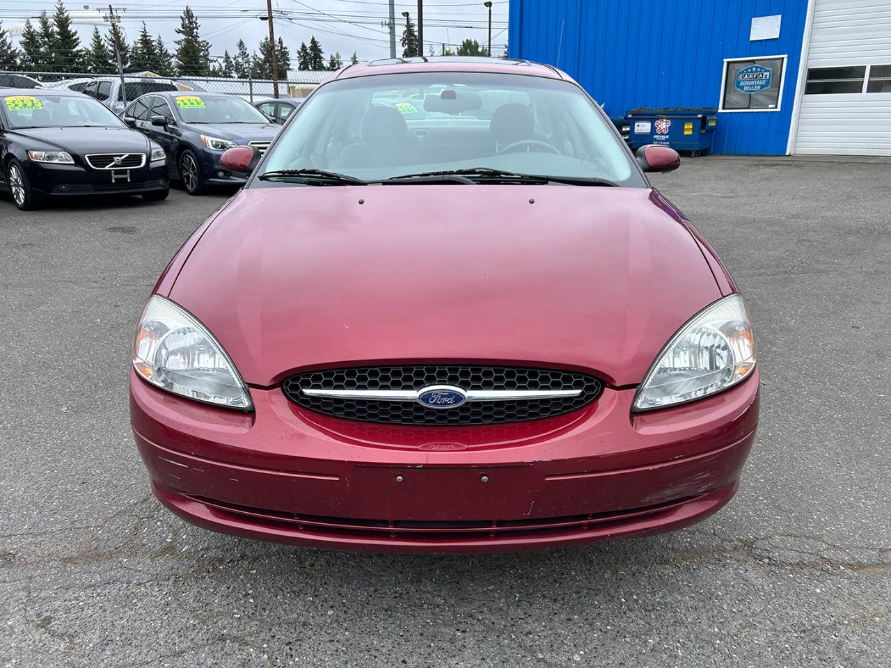Ford Taurus 4dr Sdn SEL Deluxe 2002