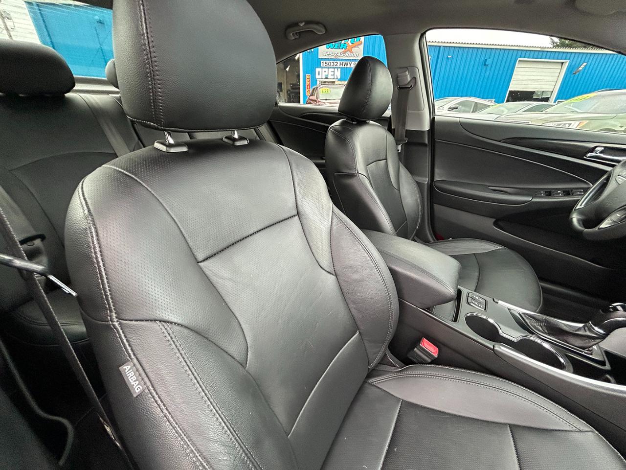 Hyundai Sonata 4dr Sdn 2.4L Auto Ltd PZEV 2011