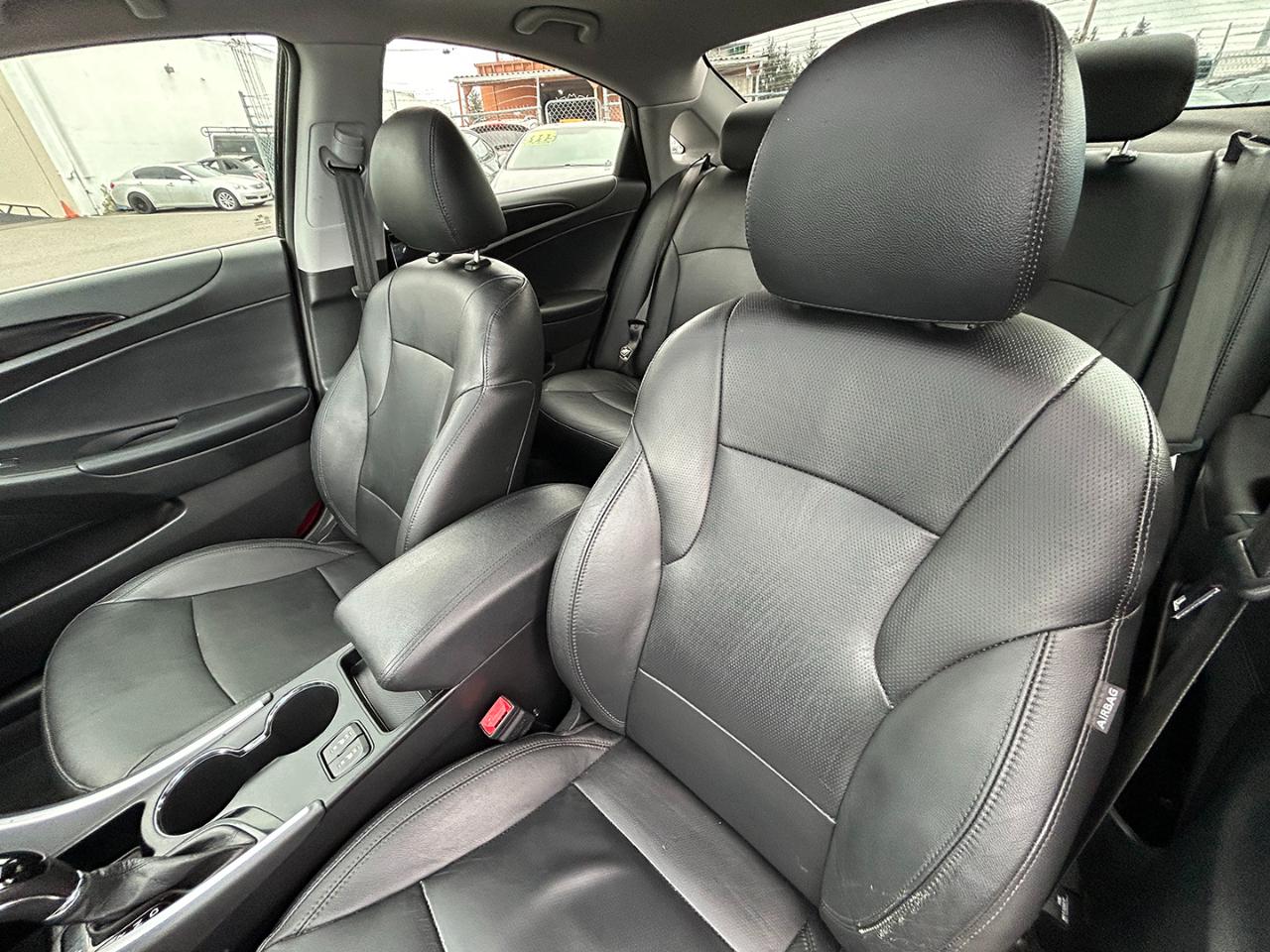 Hyundai Sonata 4dr Sdn 2.4L Auto Ltd PZEV 2011