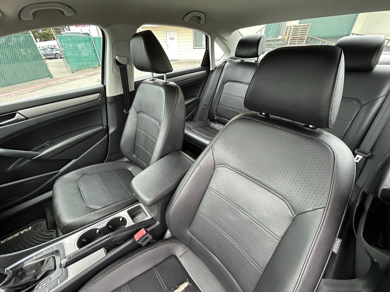 Volkswagen Passat 4dr Sdn 1.8T Auto SE PZEV 2014