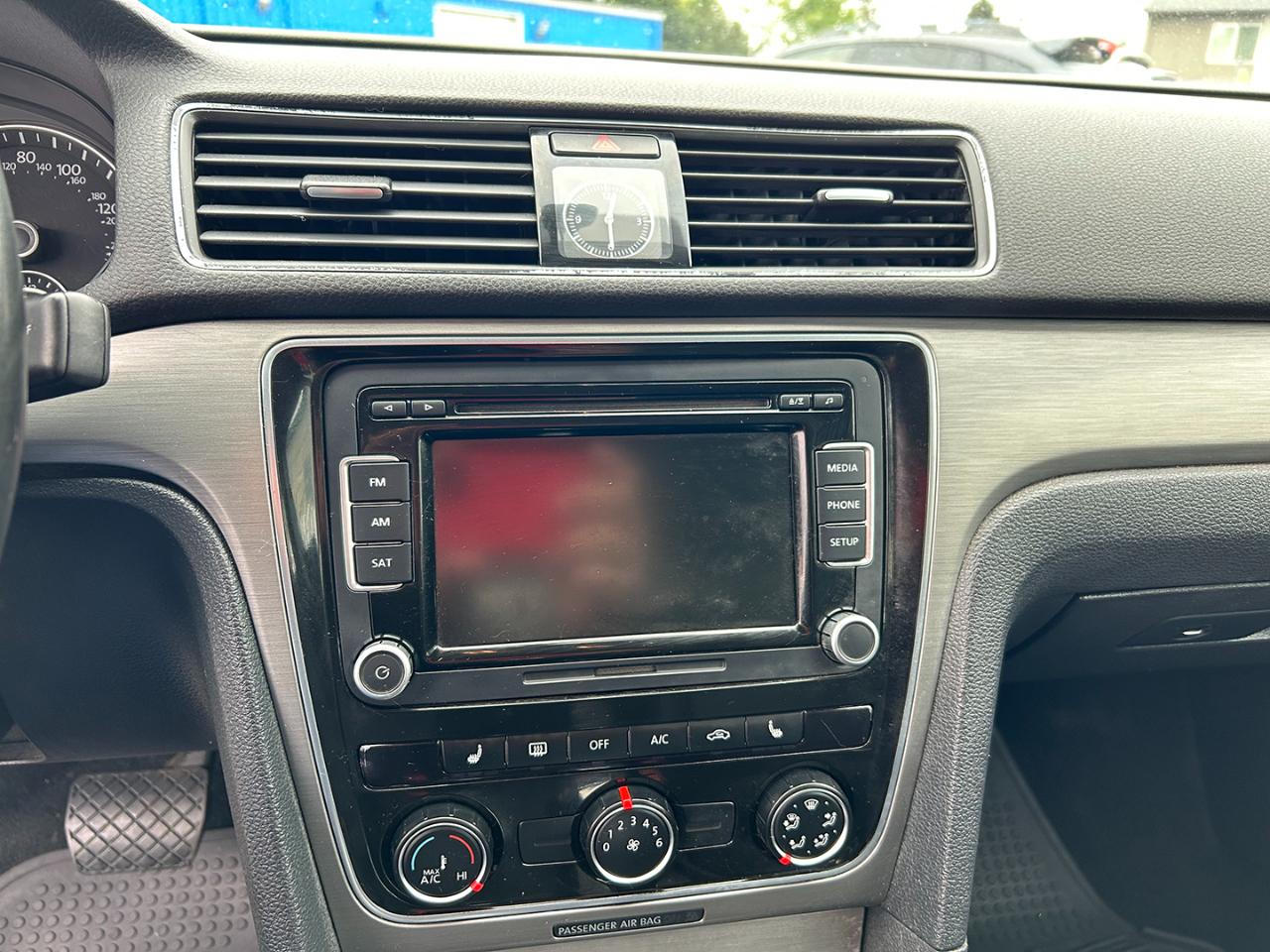 Volkswagen Passat 4dr Sdn 1.8T Auto SE PZEV 2014