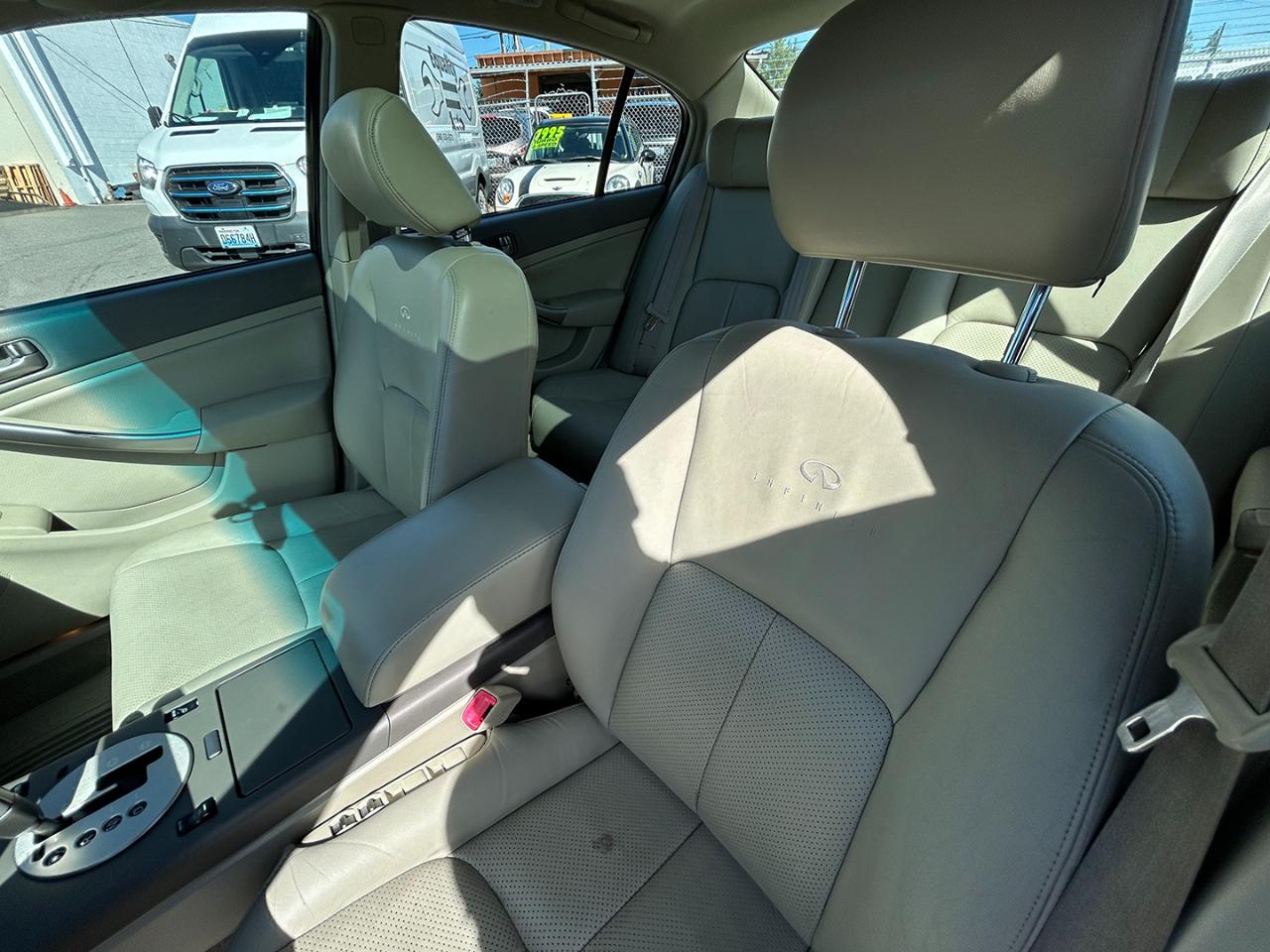 Infiniti G35 Sedan 4dr Sdn AWD Auto w/Leather 2004
