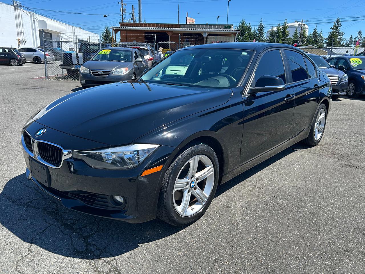 BMW 3 Series 4dr Sdn 328i xDrive AWD SULEV 2015