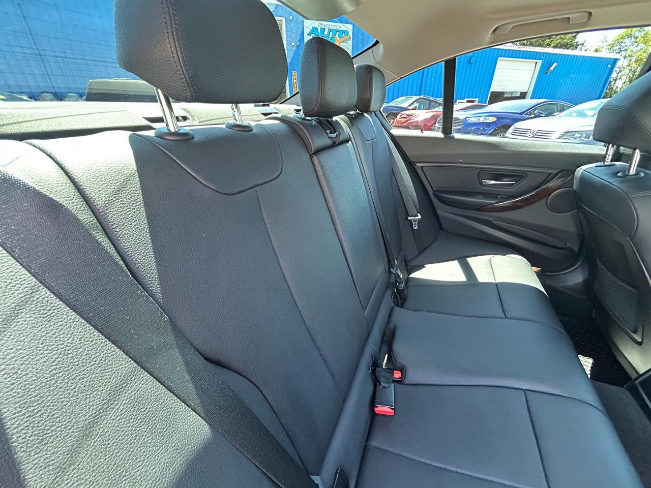 BMW 3 Series 4dr Sdn 328i xDrive AWD SULEV 2015