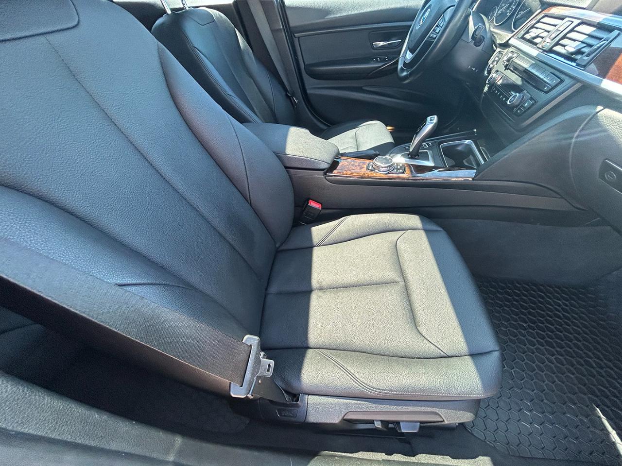 BMW 3 Series 4dr Sdn 328i xDrive AWD SULEV 2015