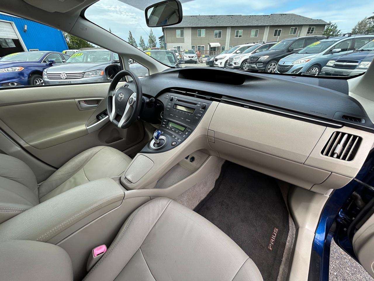 Toyota Prius 5dr HB III (Natl) 2011