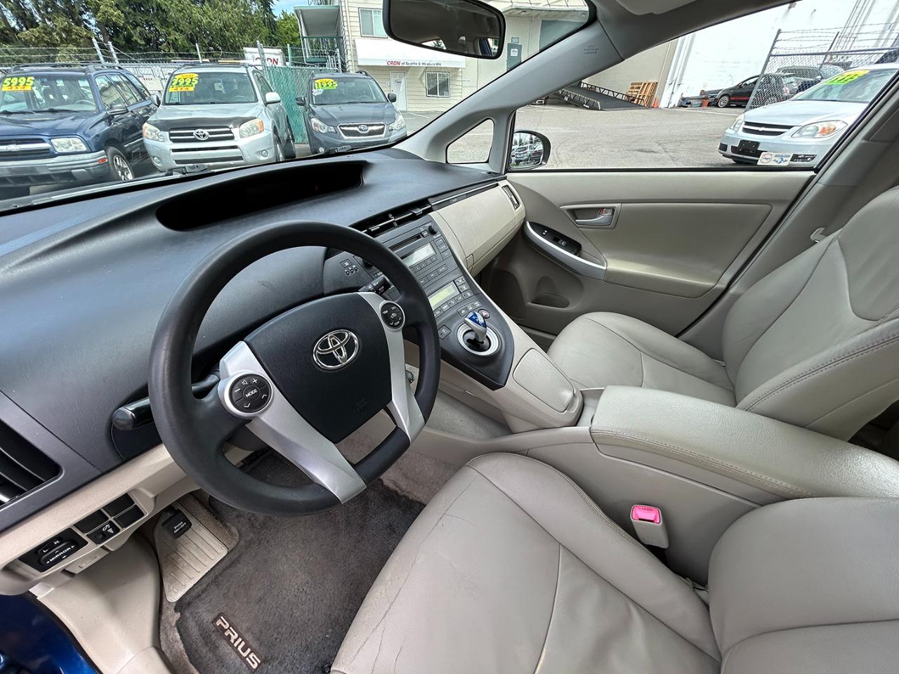 Toyota Prius 5dr HB III (Natl) 2011