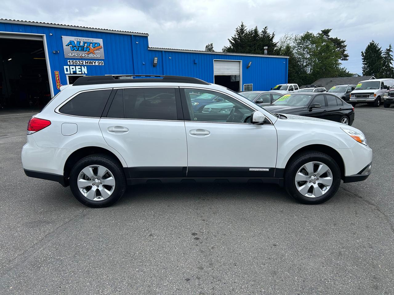 Subaru Outback 4dr Wgn H4 Auto 2.5i Prem AWP 2011