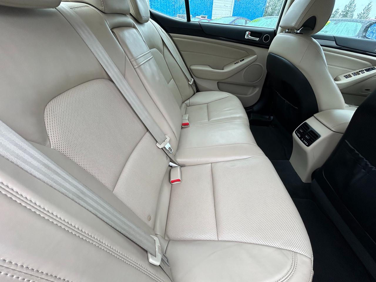 Kia Cadenza 4dr Sdn Premium 2014