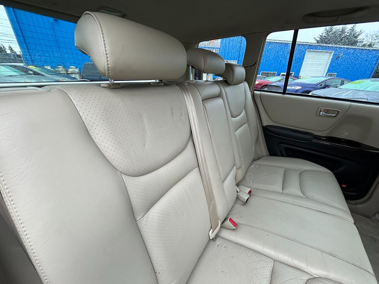 Toyota Highlander 4dr V6 4WD (Natl) 2003