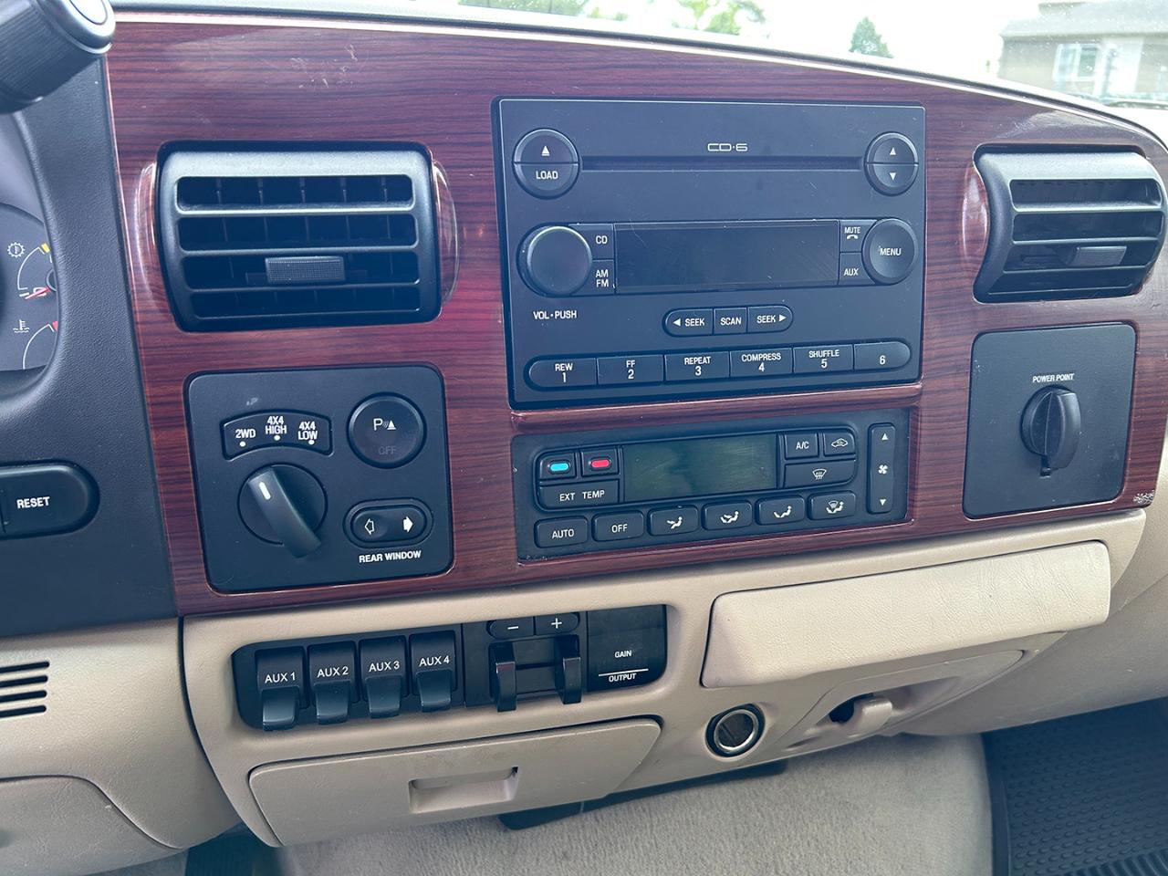 Ford Super Duty F-350 SRW Crew Cab 172" XL 4WD 2006