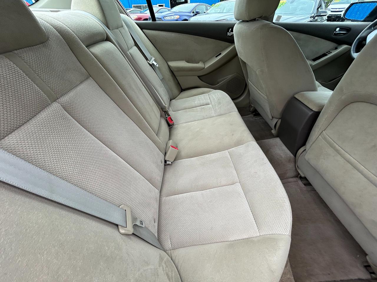 Nissan Altima 4dr Sdn I4 CVT 2.5 S 2007