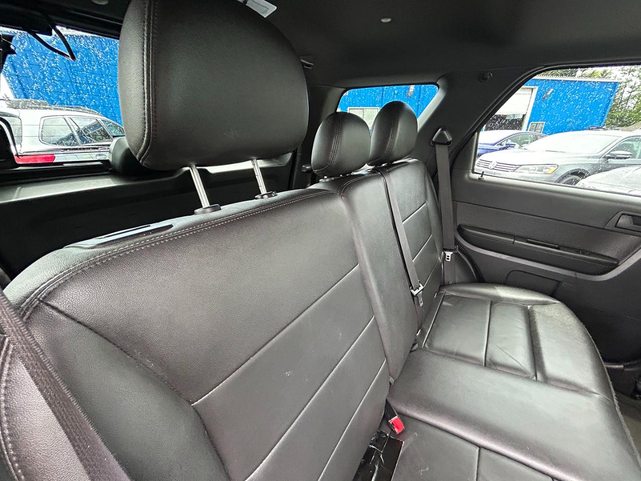 Ford Escape 4WD 4dr XLT 2010