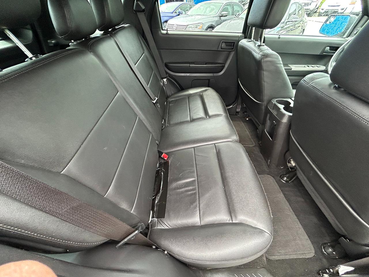 Ford Escape 4WD 4dr XLT 2010