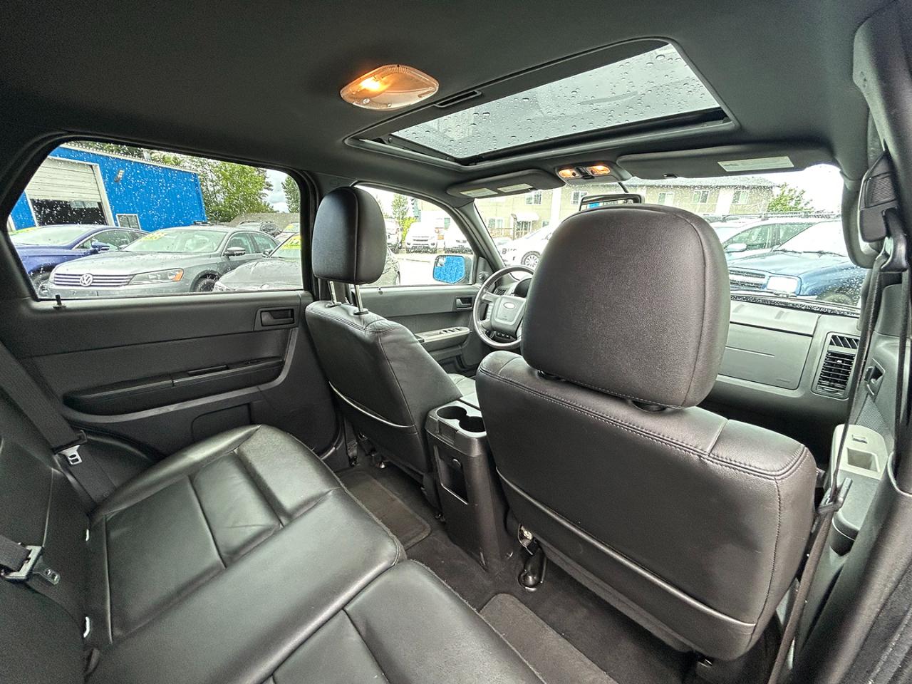 Ford Escape 4WD 4dr XLT 2010