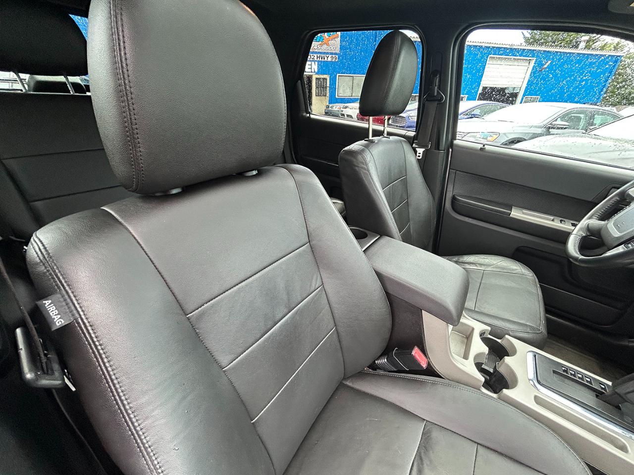 Ford Escape 4WD 4dr XLT 2010