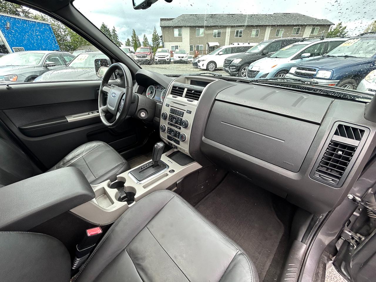 Ford Escape 4WD 4dr XLT 2010