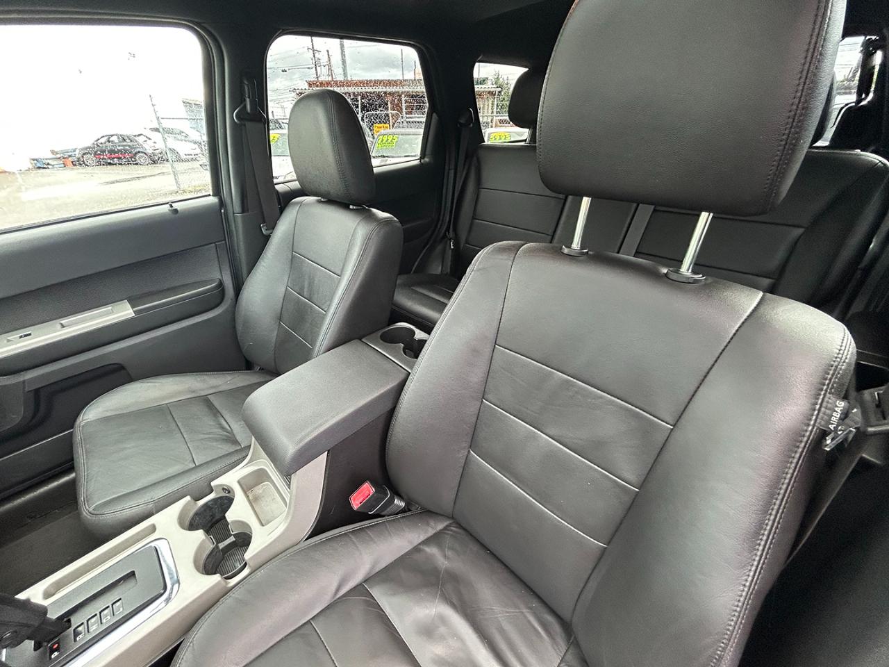 Ford Escape 4WD 4dr XLT 2010